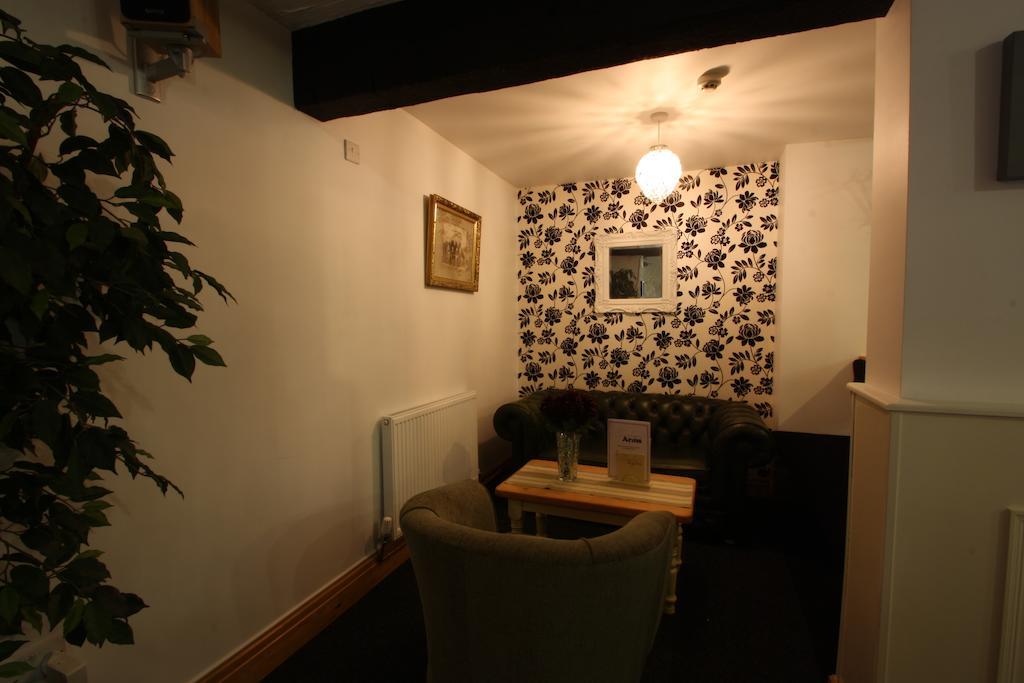 Emlyn Arms Acomodação com café da manhã Llanarthney Exterior foto