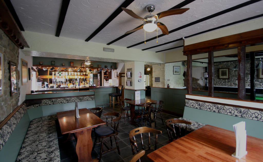 Emlyn Arms Acomodação com café da manhã Llanarthney Exterior foto