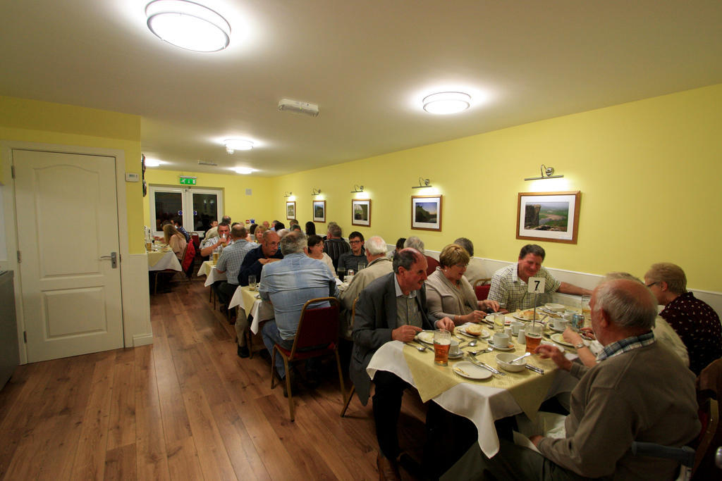 Emlyn Arms Acomodação com café da manhã Llanarthney Exterior foto