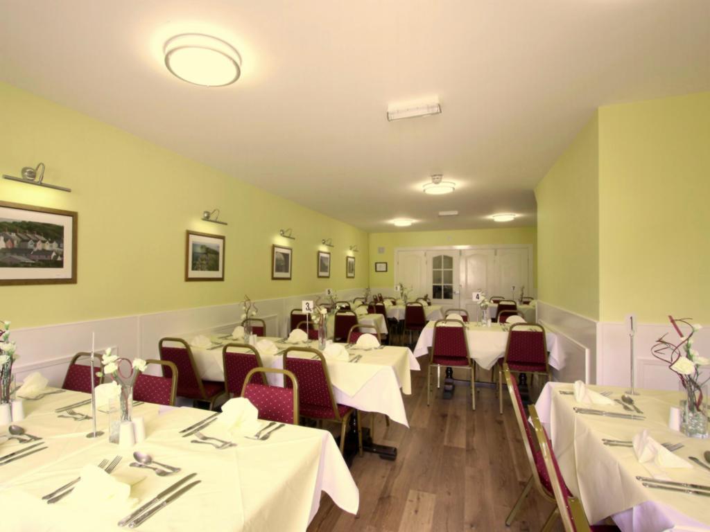 Emlyn Arms Acomodação com café da manhã Llanarthney Exterior foto